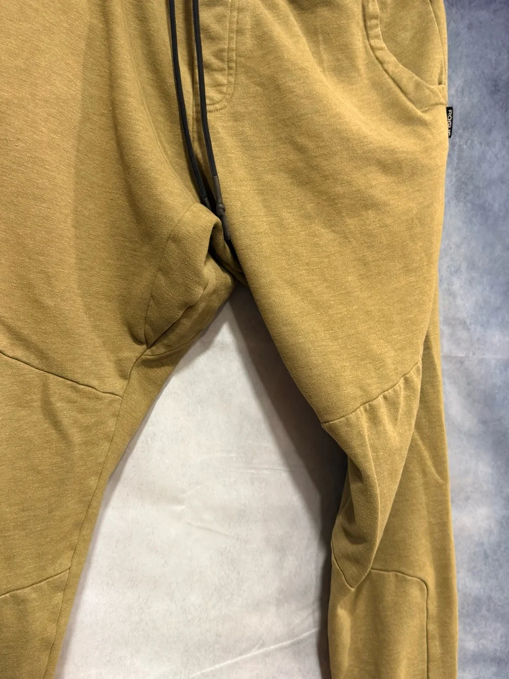 Rogue Tan Fleece-Lined Sweatpants Men’s large